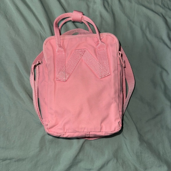 Kånken Mini Pink Backpack - Picture 2 of 3